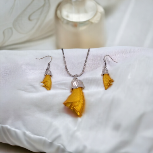 Kiwicraft Kowhai Pendant & Earrings Set