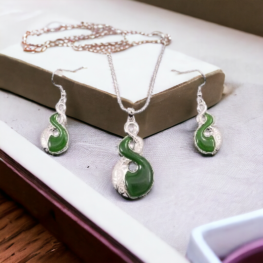 Kiwicraft Jade Pikorua Pendant Set